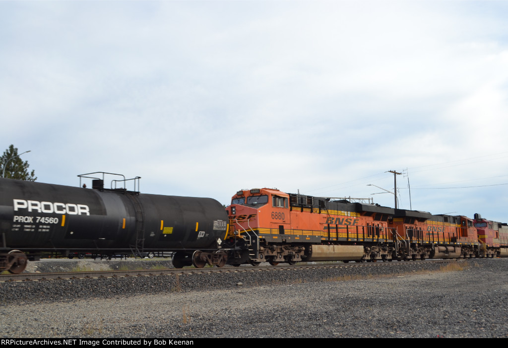 BNSF 6880